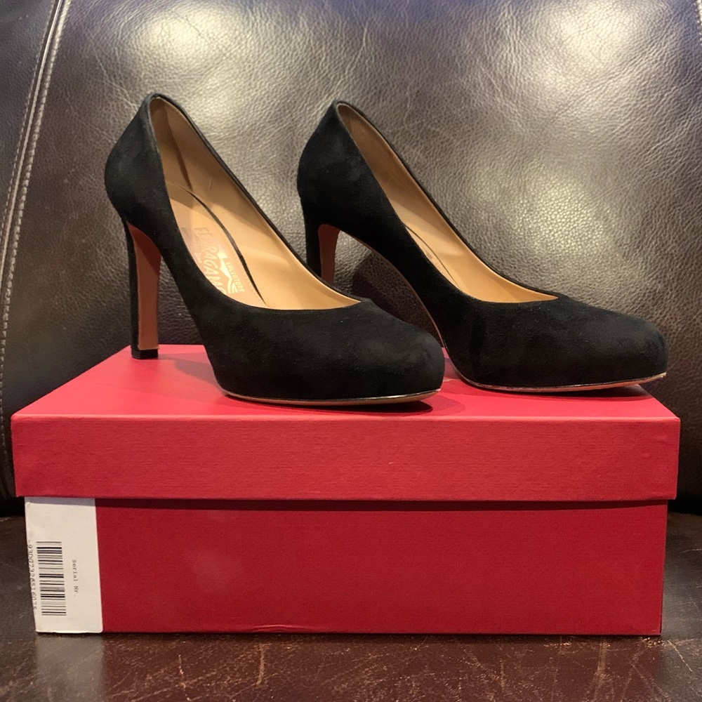 Black Suede pumps